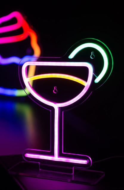 Neonlicht Cocktail lime